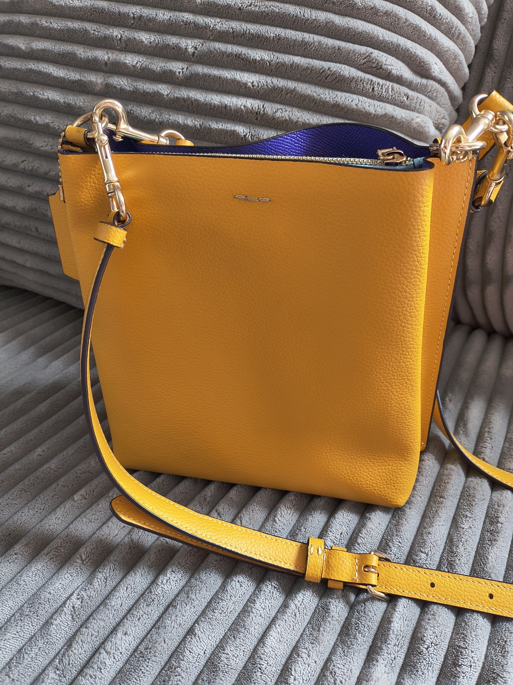 Coach Mollie 22 Leather Bucket Bag with Matching Key Ring Card Case - Retro 💛 - Picture 8 of 16